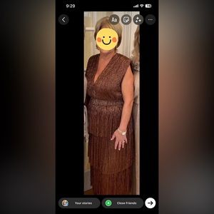 Skylar Tiered Belted Metallic Gown
Color: BRONZE 
Size: Large